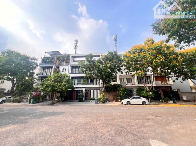 Bán chính chủ nhà phố Biệt Thự án Sadeco Ven Sông Q7, sổ hồng, Giá 14 tỷ/lô - 2