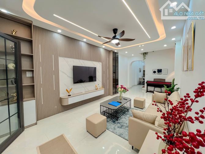 Cực phẩm! Bán nhà Trương Đinh, Hoàng Mai, giao thông thuận tiện, 60m2, 4 Tầng, 9.3 Tỷ - 10