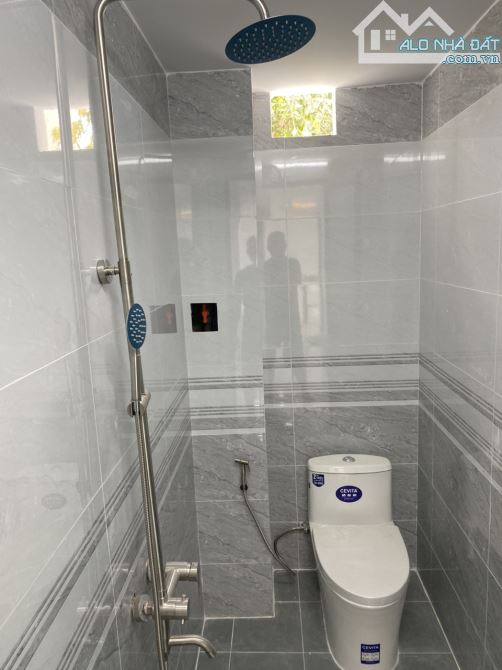 Bán Nhà rộng rãi thoáng mát đường ô tô - 10