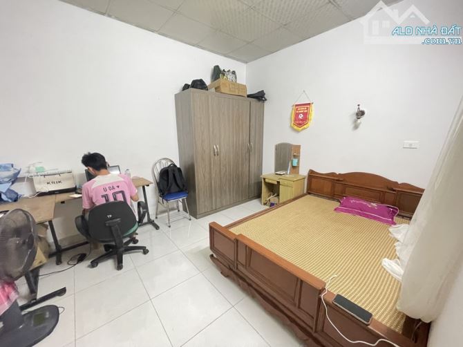Cần bán nhà Định Công hạ, Định Công, Hoàng mai, 40m2, 3 tầng, ô tô tải đỗ cửa. Giá 3 tỷ - 1