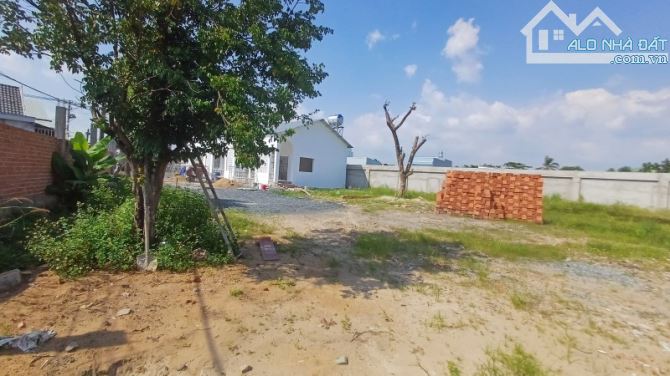 Lô đất đẹp MT Đỗ Văn Dậy ,Tân Hiệp HM DT 1780m2 .Giá rẻ chỉ  40 tỷ (TL) - 1