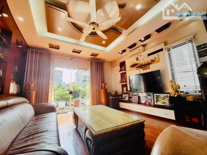 Bán nhà Hoàng Quốc Việt  Phân lô- otô tránh 2thoáng 68m 5tầng 17.5tỷ - 1