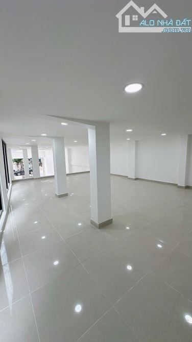 MẶT TIỀN LÔ GÓC, LÊ VĂN SỸ Q3, 135 M2 CN 98 M2, NGANG 5.5 M NỞ HẬU, 5 TẦNG, GIẢM CÒN 50 TỶ - 1