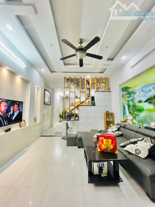 Bán nhà đường 26 tháng 3 giáp Aeon Tân Phú 60m2 4tầng BTCT hẻm tải thông chỉ 5 tỏi nhỉnh - 1