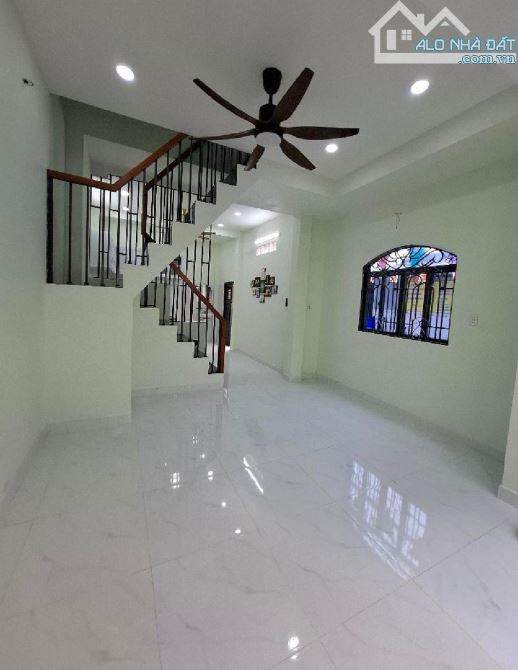 BÁN NHÀ MẶT TIỀN ĐOÀN VĂN BƠ, QUẬN 4, 4x10, NHÍCH 5 TỶ - 1