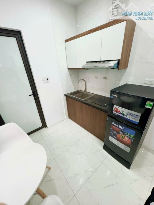 Cho Thuê CCMN 242 Đường Láng Đống Đa 30m2 Studio Ban Công Cửa Sổ Thang Máy Gần Chợ - 1
