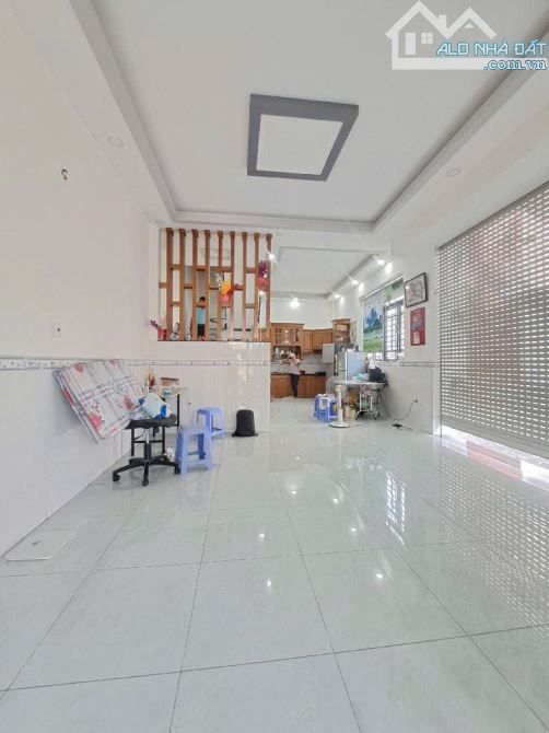 Nhà mặt tiền Kinh Doanh TL16 chỉ 1 căn bán 5.2x20m, 4 tầng gần Ngã Tư Ga, Quận 12 - 1