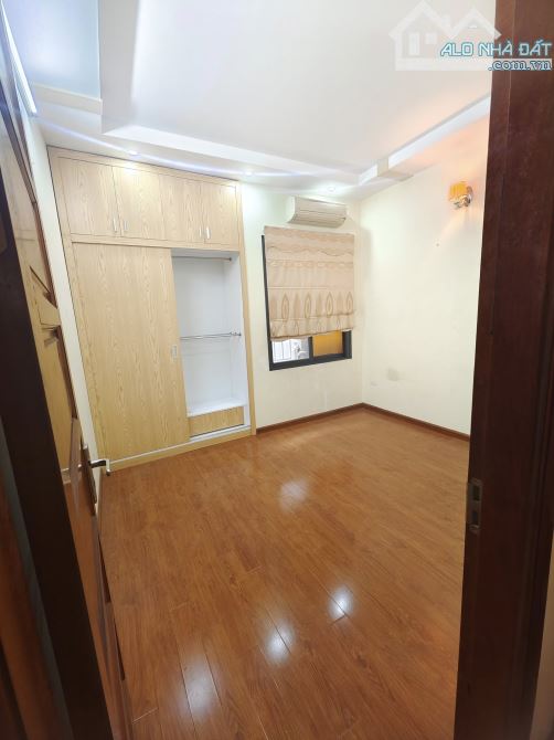 Cần bán gấp siêu phẩm phân lô Trần Quốc Hoàn 45m2, 5T, mặt ngõ, ô tô tránh, kinh doanh tốt - 1