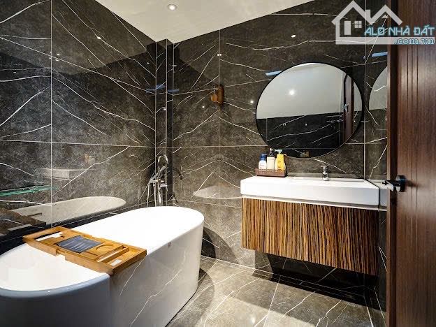 VILLA VIEW Ở ĐỐNG ĐA P3, 5 TẦNG HOÀN CÔNG 8PN 9WC THANG MÁY GARA ÔTÔ BBQ XÔNG HƠI,.. 26 TỶ - 12