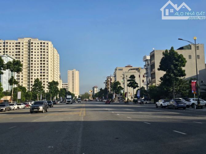 Bán Đất Đường Lý Anh Tông Bò Sơn 4 Nhìn Bùng Binh  DT 100 m,MT5m,Hướng TN, Giá 26,5 tỷ - 2