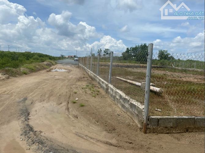 Bán đất 3 mặt tiền đường song hành Lương Văn Nho, Cần Thạnh, DT 881.6 m2, giá 25.5 tr/m2 - 2