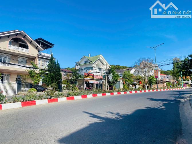 Chủ bán villa mặt tiền Hồ Tùng Mậu ngay Quảng Trường view Hồ Xuân Hương Đà Lạt 406m2 120tỷ - 2