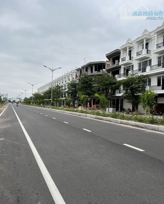 DỰ ÁN NHÀ PHỐ , ĐẤT NỀN GẦN SIÊU THỊ GO - TRUNG TÂM THỊ XÃ AN NHƠN - 2