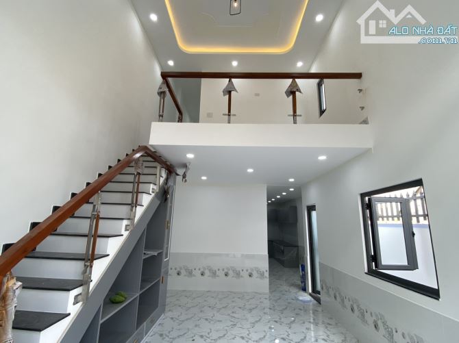 Bán Nhà rộng rãi thoáng mát đường ô tô - 2
