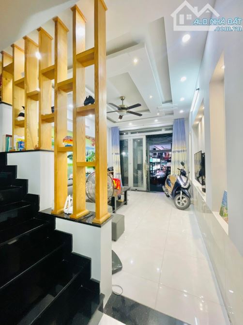 Bán nhà đường 26 tháng 3 giáp Aeon Tân Phú 60m2 4tầng BTCT hẻm tải thông chỉ 5 tỏi nhỉnh - 2