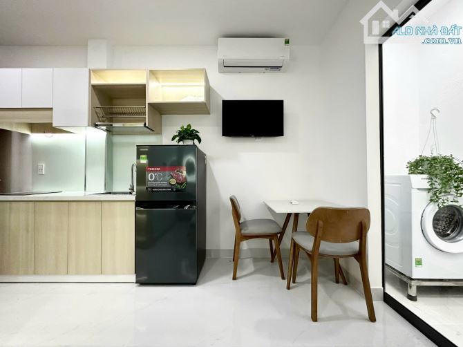 Cho Thuê Căn Hộ 1 Phòng Ngủ Full Nội Thất Bancol Sau Gần Đại Học Kinh Tế - 2