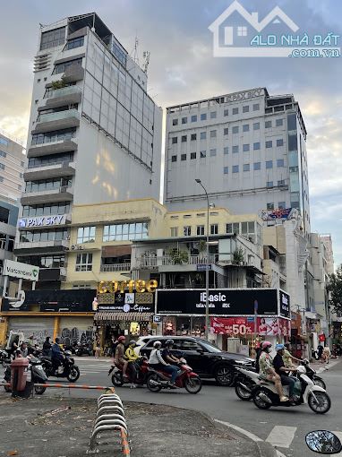 Cho Thuê Mặt Bằng GÓC 2MT đường Nguyễn Thị Minh Khai và Trương Định quận 3 - 2