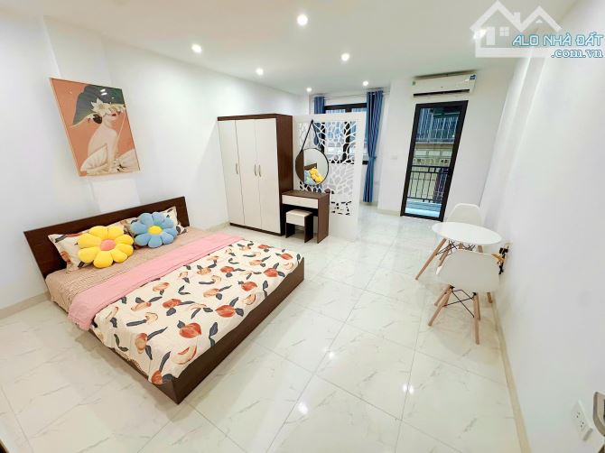 Cho Thuê CCMN 242 Đường Láng Đống Đa 30m2 Studio Ban Công Cửa Sổ Thang Máy Gần Chợ - 2