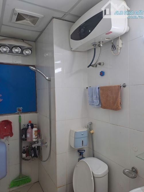 Bán gấp trong ngày: CC NO10 Sài Đồng 65m2 2PN Sổ đỏ chỉ 2,7Tỷ - 2