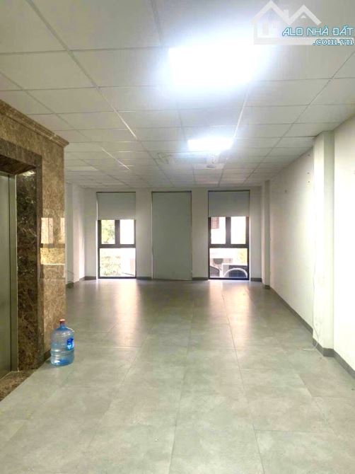 CHỈ 30 TỶ NHỈNH SỞ HỮU TOÀ NHÀ VĂN PHÒNG PHỐ QUAN NHÂN 69m*9T*6m MT - PHÂN LÔ - Ô TÔ - 1