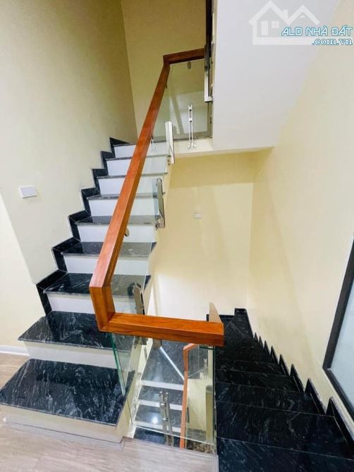 Bán nhà phân lô Lê Trọng Tấn - Thanh Xuân - Dân xây - Oto tránh, đỗ - Kinh doanh - 20.8 tỷ - 3