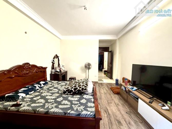 Ngon! Mặt ngõ Thái Thịnh, ô tô tránh, dừng đỗ, view vườn hoa, dân xây 2 thoáng, 58m*4T - 3