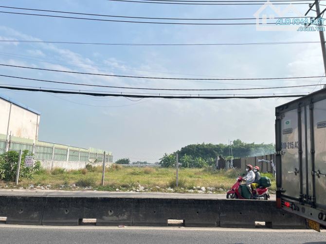 Bán đất mặt tiền đường Nguyễn Văn Bứa 1000m2 chỉ 22 tỷ Xã Xuân Thới Sơn Huyện Hóc Môn - 3