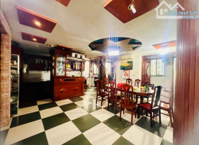 Bán nhà MP Hoàng Quốc Việt 240mx10T, lô góc, vỉa hè, thang máy KD, 155 tỷ.