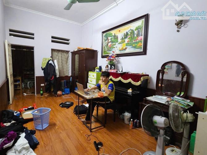NHÀ 3 TẦNG 2 MẶT NGÕ Ô TÔ VÀO NHÀ - CẠNH CHỢ PHÙNG KHOANG DT 62M 3 TẦNG GIÁ ĐẦU TƯ - 4