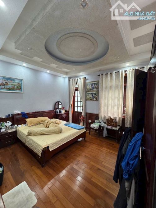 Bán nhà 7x18m có hầm view công viên khu Ven Sông Tân Phong Sadeco Quận 7 giá 23 tỷ - 4