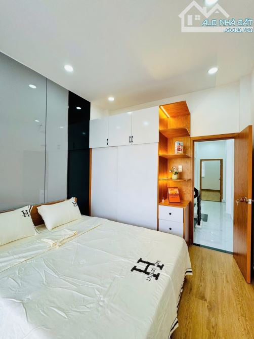 GIẢM SỐC 200 TRIỆU – NHÀ ĐẸP GẦN CÔNG VIÊN LÀNG HOA – HẺM Ô TÔ – CHỈ 5,8 TỶ (BỚT LỘC) - 4
