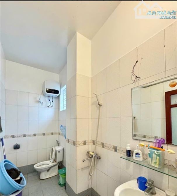 Bán nhà 4 tầng đẹp khu dân trí cao đường Lê Lai, dt 143m2, mt 4m - 4