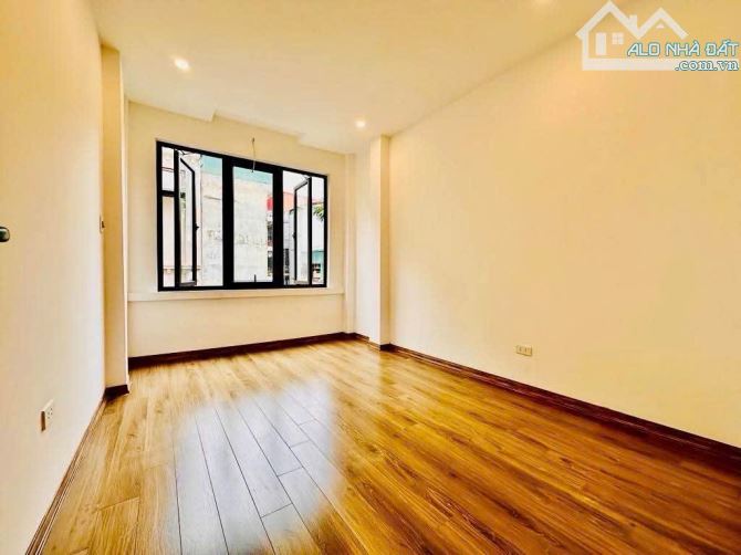 Nhà Trịnh Đình Cửu - HM ,DT:43m2 ,Giá hơn 10tỷ , oto gần - 4