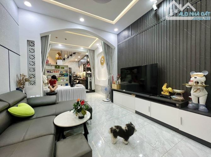 Siêu Phẩm khu K300 - HXH 10m - Nguyễn Minh Hoàng - DT 4x20 - 4 tầng - giá 15.4 tỷ tl - 5