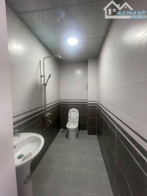 Bán gấp nhà 1 trệt lửng đúc kiên cố sân xe hơi ngay trường tiểu học Tân Phú - 6