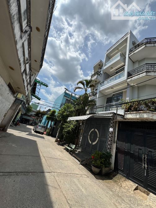 ✨ GIÁP AEON TÂN PHÚ, 57M2 (Ngang 4M x Dài 14M), 4 TẦNG (4PN), HẺM XE HƠI 8M THÔNG - 7,2 TỶ - 7