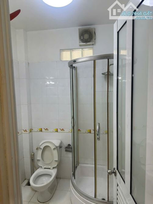 Bàn nhà,HXH,Nguyễn Đình Chiểu,P,2,Quận,3 Dt; 4,4x10m2,5 Tầng,Giá 11 Tỷ 5 - 8