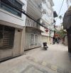 Bán nhà Lạc Long Quân, Ba bước ra Hồ Tây dt 50m xây 6 tầng giá 11.5 tỷ