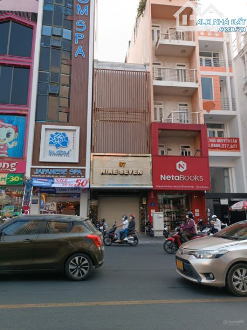 Hàng hiếm! Mặt tiền Phan Xích Long, 4x19m, hầm, 5 lầu. Giá 30 tỷ (TL), P2, Phú Nhuận
