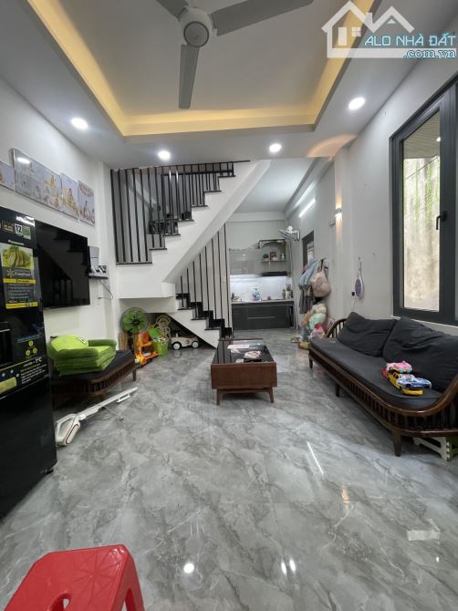 🔥 LÔ GÓC 2 TẦNG KIÊN CỐ. CHỈ CÒN 2 TỶ NHỈNH