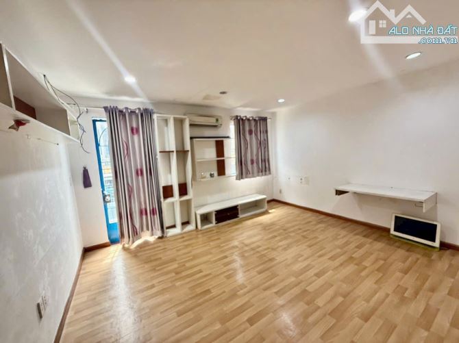 Bán nhà khu vực trung tâm Bình Thạnh
