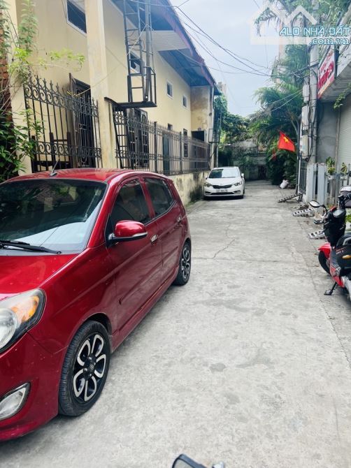 💥 Bán Nhà Gần Bệnh Viện Nội Tiết Trung Ương , Khu Phân Lô Dân Trí Cao,  Lô Góc 3 mặt tiền