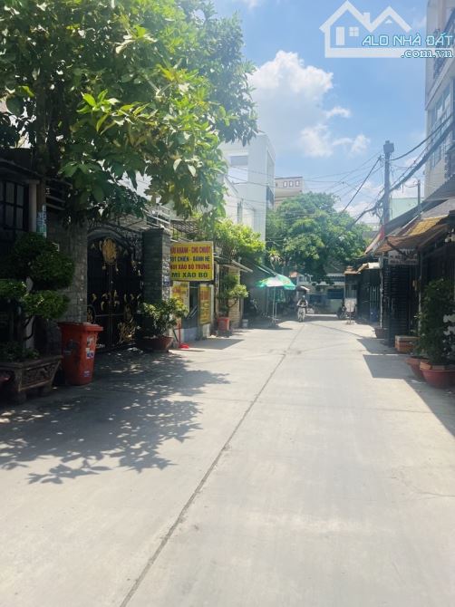 Bán nhà Vườn Lài Tân Phú - căn góc hai mặt tiền -hẻm xe tải -sát Tân Bình- giá chỉ 3tỷ hơn