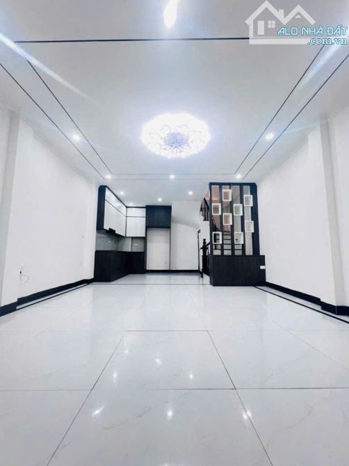 TÌM ĐÂU RA CĂN THỨ 2 Ở ĐỨC DIỄN 40M-6 TẦNG MỚI TINH 30M Ô TÔ TRÁNH-NHỈNH 6 TỶ