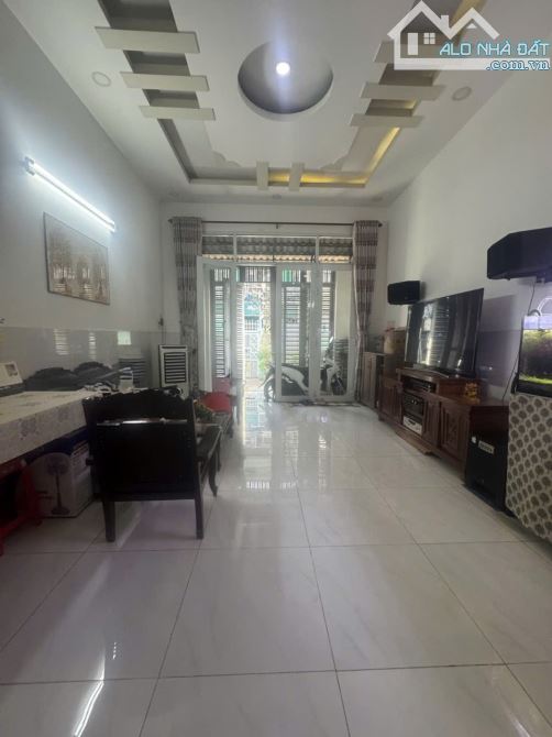 Bình Tân, Hẻm Bình trị đông thông ra Tên Lửa, Nhà mới đẹp 4 tầng, 56m2, ô tô, giá rẻ