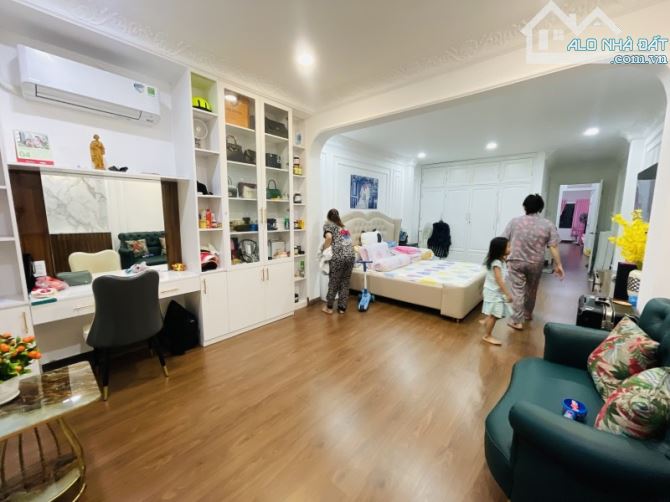 MẶT TIỀN KHU CAO LỖ - NGAY PARC MALL - 4X20M - 4 TẦNG MỚI ĐẸP - Ở NGAY