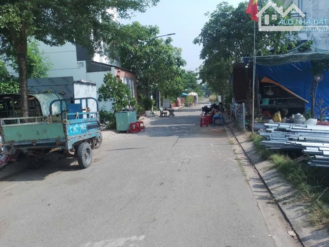 Bán đất nền cách đường Bình Mỹ 30m. DT 96m2 thổ cư, sổ riêng, đường nhựa 10m giá 1.85 tỷ
