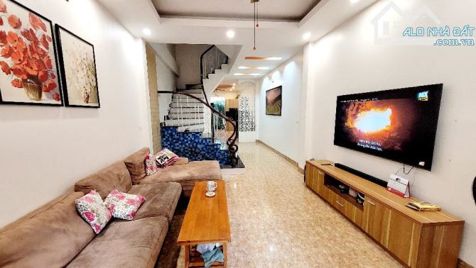 BÁN NHÀ Ngọc Thụy 79M², MT 3.8M – 2 MẶT THOÁNG – NGÕ NÔNG – GẦN BÃI ĐỖ Ô TÔ – GIÁ 11 TỶ