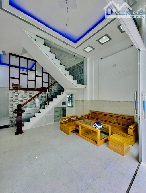 ⛔Nhà Hẻm Nội Bộ Ôtô Nguyễn Thái Học, 40m2, 3 Tầng ❗ 3,X Tỷ