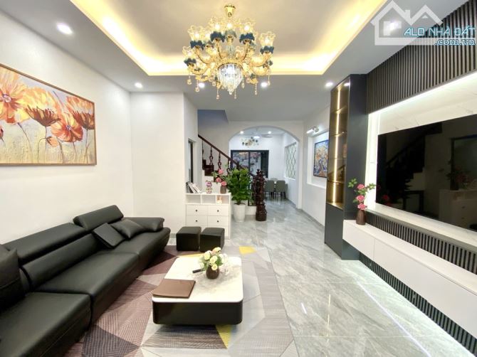 Bán nhà mặt Phố Lụa 42m2 nhỉnh 9 tỷ, ô tô tránh đỗ kinh doanh đỉnh